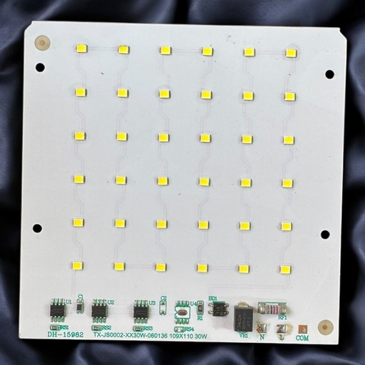 [DH-15982    TX-JS0002-XX30W-060136  109X110 30W] بورده 30 وات علي التيار 109x110 ابيض