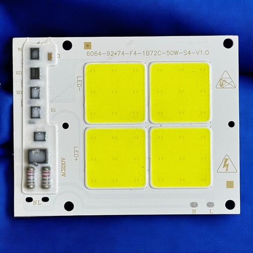 [6064-92*74-F4-1B27C-50W-S4-V1.0] شيبايه 50 وات علي التيار 92x74 ابيض