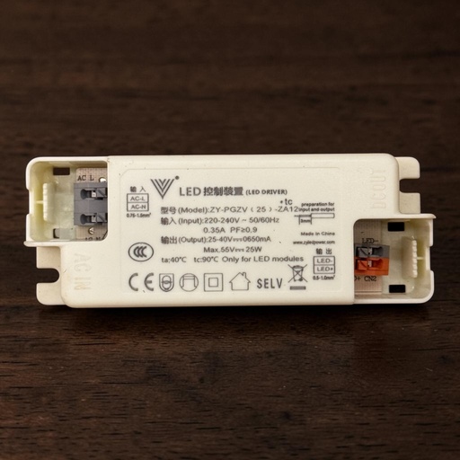 [ZY-PGZV ( 25 ) ZA12
LED 控制装(LED DRIVER)
(Model):ZY-PGZV ( 25 ) ZA12
输入 （Input）：220-240V ~ 50/60HZ 0.35A PF20,9
输出 （Output）：25-40V-- 0650mA
Max.55V+: 25W
Made In China
www.zyledpower.com
ta:40°C tc:90°C Only for LED modules] LED Driver (Plastic Case) — 25W, 650mA