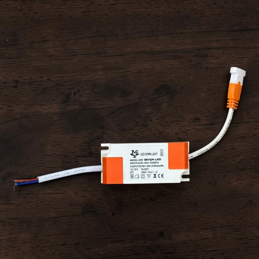 [MODEL:30W SEVEN LED
MS LED DOWN LIGHT
INPUTI:AC85-265V 50/60Hz
OUIPUT:DC90-120V 270mA+5% سوكت برتقالي
TC:75°C TA:50°C
XMC-2021.12] درايفر 30 وات 270 مللي امبير - علبه بلاستيك