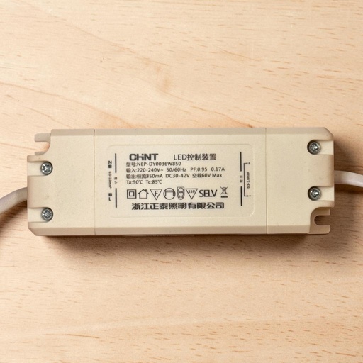 [CHINT LED控制装置
NEP-DY0036W850
:220-240V~ 50/60Hz PF:0.95 0.17A
输出：恒流850mA DC30-42V 空载60V Max
Ta:50°C Tc:85°C SELV 
浙江正泰照瞬有限公司
سوكت برتقالي] LED Driver — 36W, 850mA
