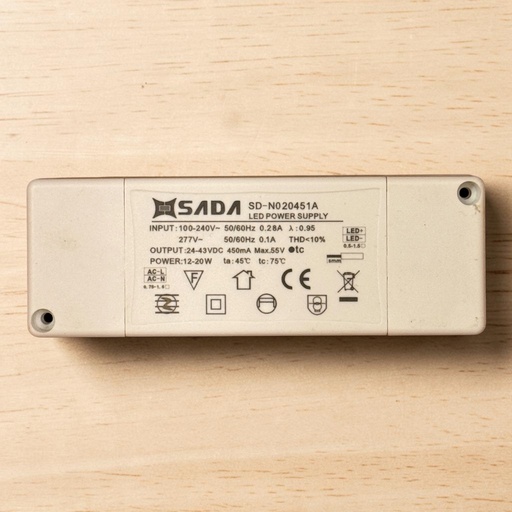 [SADA SD-NO20451A
LED POWER SUPPLY
INPUT: 100-240V~ 50/60Hz 0.28A PF :0.95
277V~ 50/60Hz 0.1A THD<10%
OUTPUT:24-43VDC 450mA Max.55V •tc
POWER:12-20 W
ta: 45°C
tc: 75°C] درايفر 20 وات - سادا 450 مللي امبير