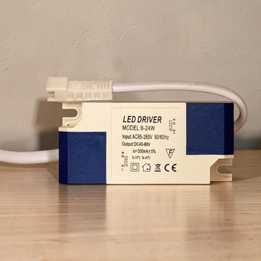 [LED DRIVER MODEL:8-24W
Input:AC85-265V 50/60Hz
Output:DC40-80V
lo=300mA+5%
Tc:75°C Ta:45°C
سوكت اسود] LED Driver (Plastic Case) — 8-24W, 300mA (D1069)