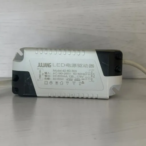[JULIANG LED电源驱动器
Model:40-60-300
输入：AC180-265V 50-60Hz
输出： DC300mA 135...175V
负载： 40-60W
Tа:45°C Tc:75°C] LED Driver (Plastic Case) — 40-60W, 300mA