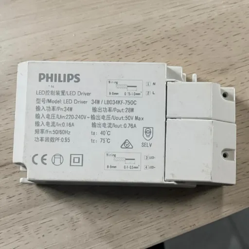 [Model: LED Driver 34W /LB034KF-750C
PHILIPS • 1c
LED控制装置/LED Driver
输入功率/Pn:34W
输出功率/Pout:28W
输入电压/Uin:220-240V~
输出电压/Uout:50V Max
输入电流/In:0.16A
输出电流/lout:0.76A
频率/Fn:50/60Hz
功率因数PF:0.95
ta: 40°C tc: 75°C] LED Driver — فيليبس, 34W, 750mA