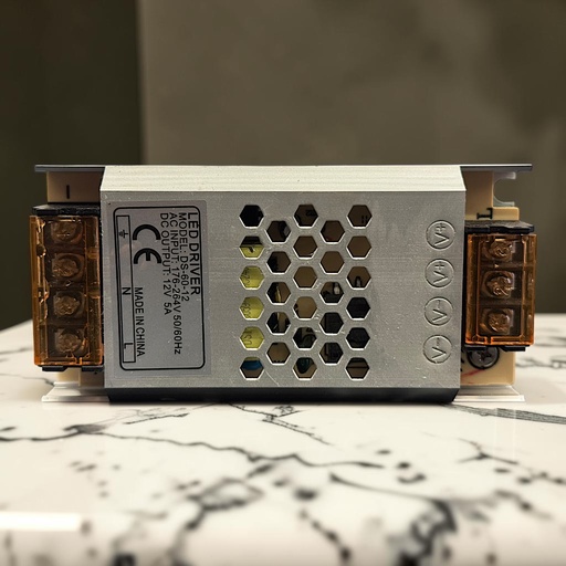 [LED DRIVER
MODEL: DS-60-12
AC INPUT: 176-264V 50/60Hz
DC OUTPUT: 12V 5A
CE MADE IN CHINA] باور سبلاي 12 فولت 60 وات خليه نحل